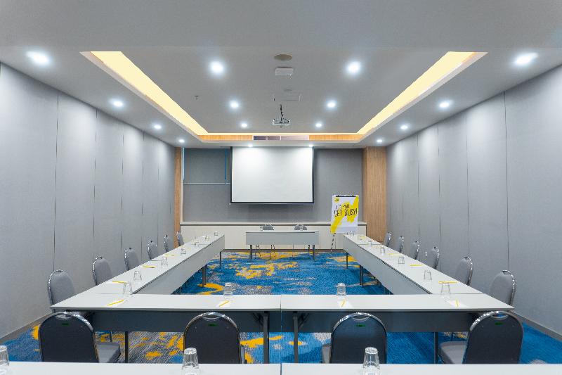 Yello Hotel Jambi