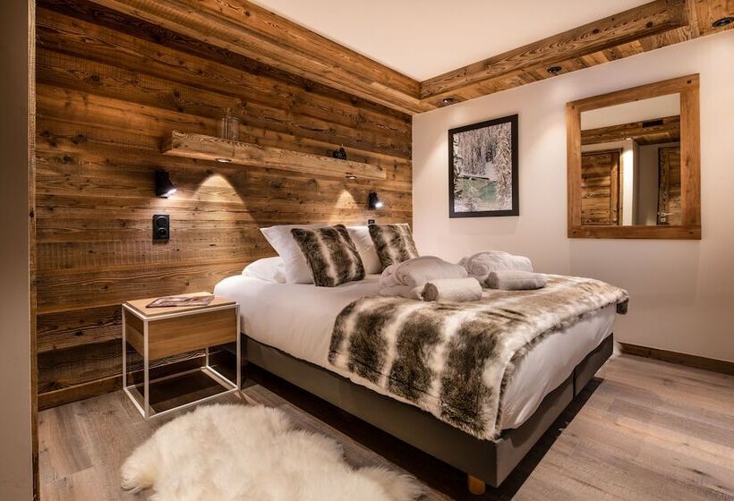 Manali Lodge  By Alpine Resorts