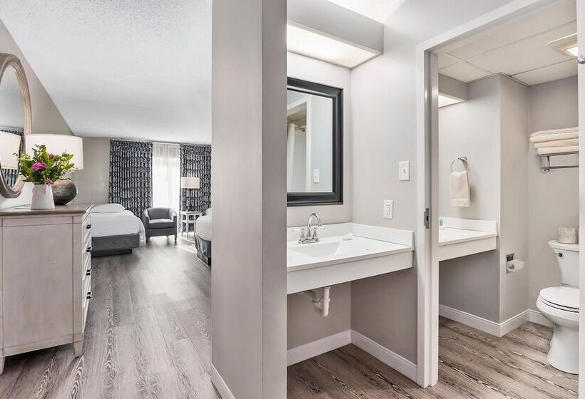 استراحتگاه Top Floor East Family Deluxe