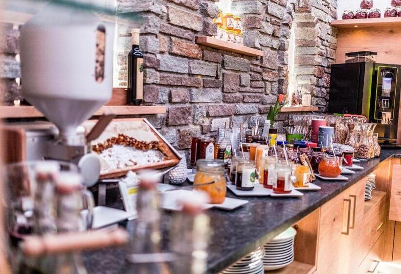 Alpenhotel Tyrol   Konzepthotel   Adults Only