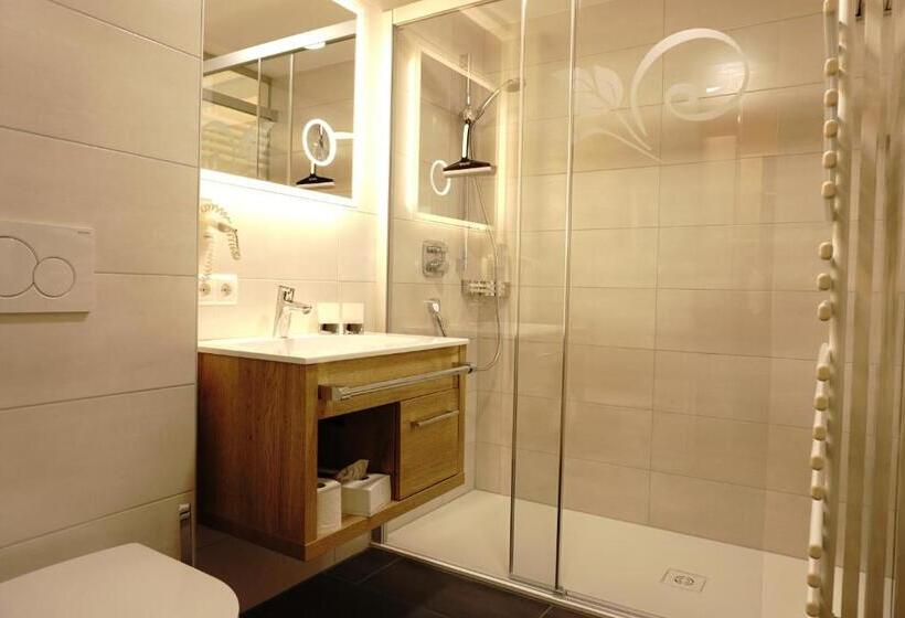 تختخواب و صبحانه Pension Haid