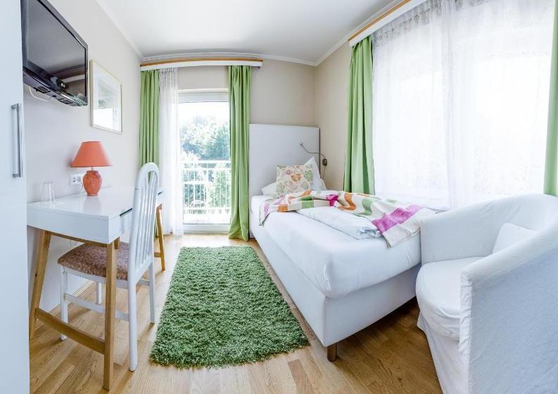 مبيت وإفطار St. Hubertushof