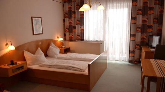 مبيت وإفطار Dorfpension Monika