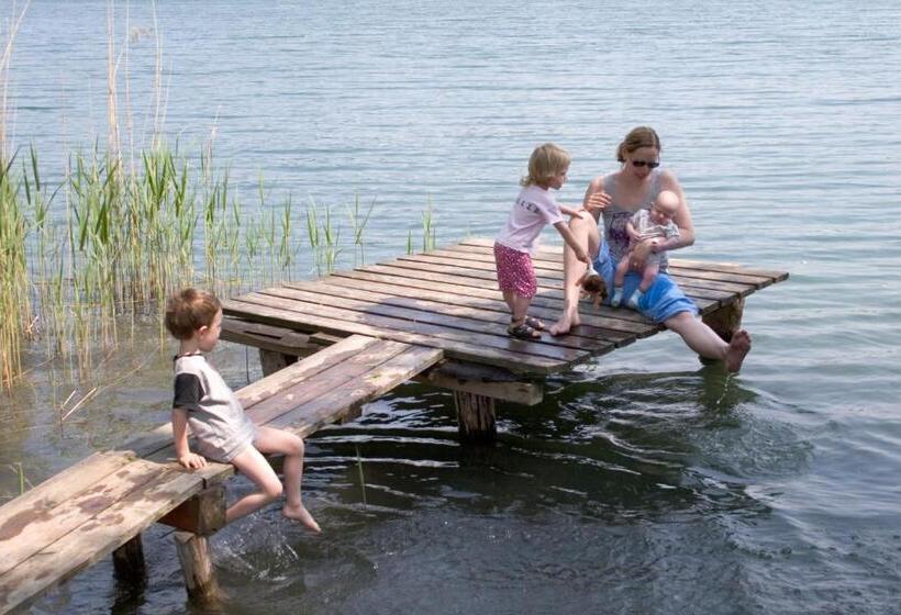 ホテル Nussbaumer Am Irrsee