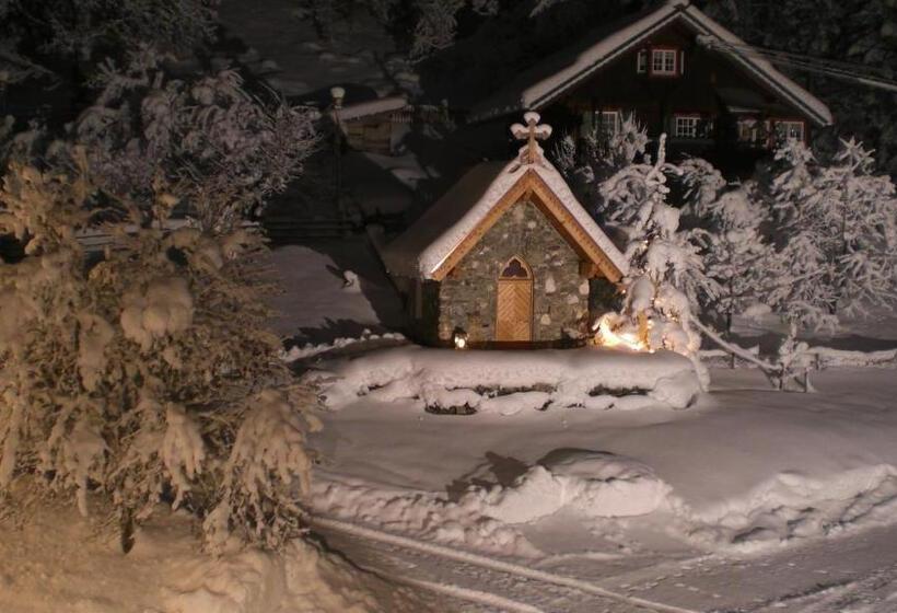 ペンション Bauernhof Oberscheffau