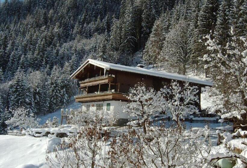 ペンション Bauernhof Oberscheffau