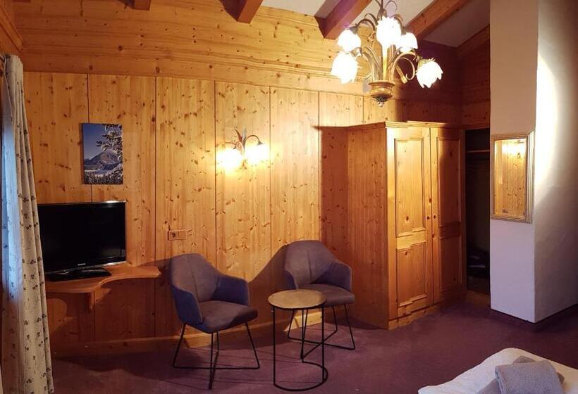 ペンション Bauernhof Oberscheffau