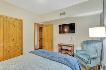 Cabin In The Pines! 3 Levels, Family Game Room, Private Patio, Sweeping Forest Views! By Redawning