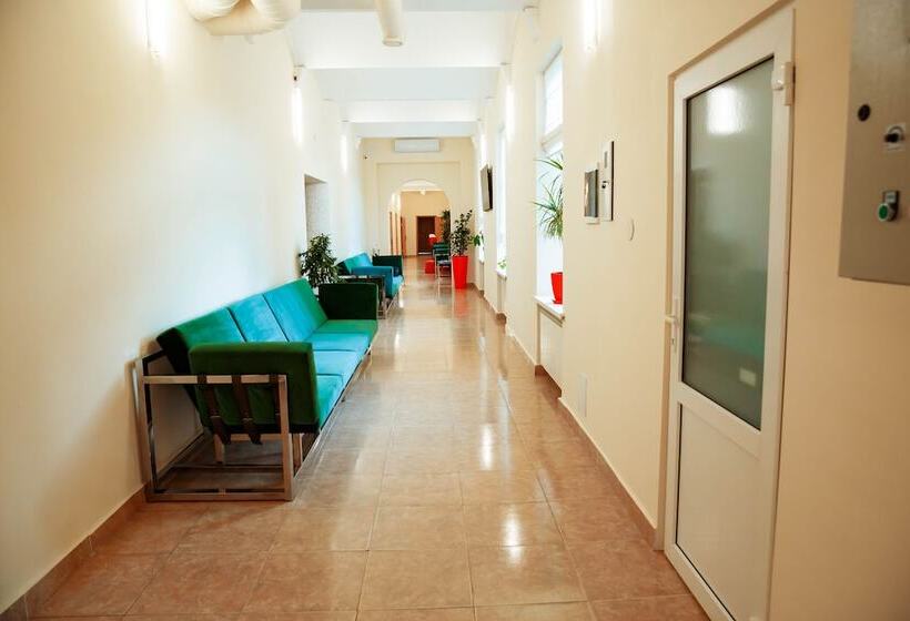 בית מלון כפרי Coin Apartments & Poshtel