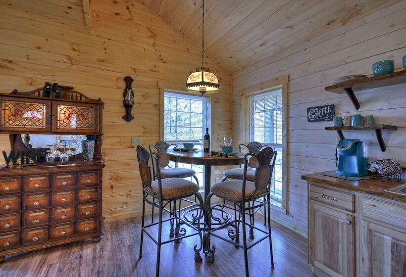 Treehouse Ellijay Star5vacations