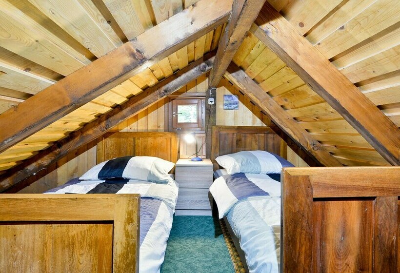 Awesome Home In Krizanec With 3 Bedrooms, Wifi And Outdoor Swimming Pool