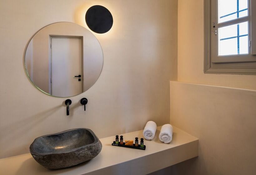 هتل Azanti Suites