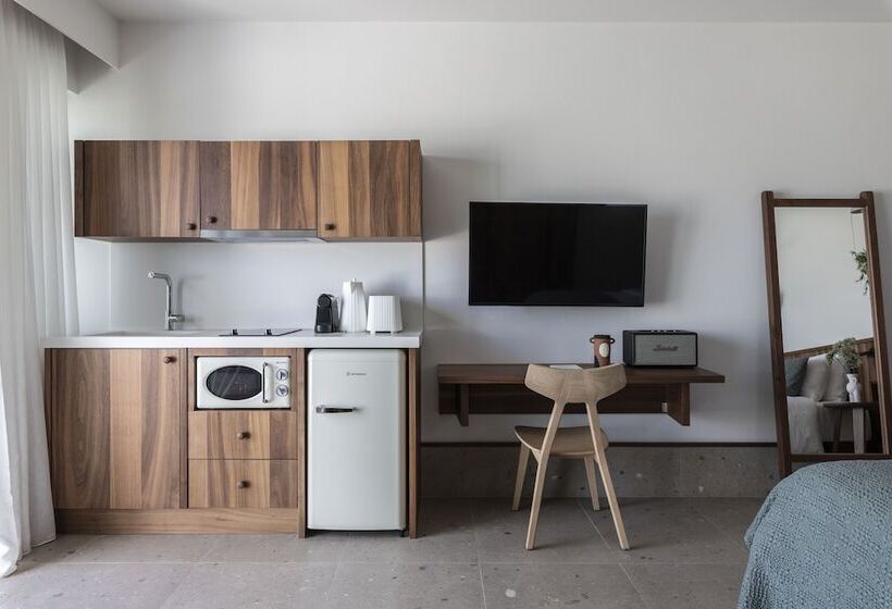 هتل Alero Seaside Skyros Resort