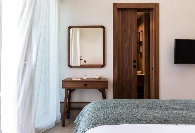 هتل Alero Seaside Skyros Resort