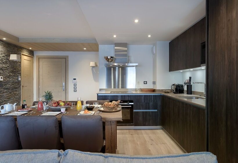 اقامتگاه Le C By Alpine Resorts