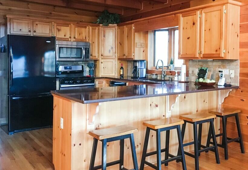 Second Breakfast  Spacious Wooden Cabin, Hot Tub, Close To Walking Trails, Fireplace By Redawning