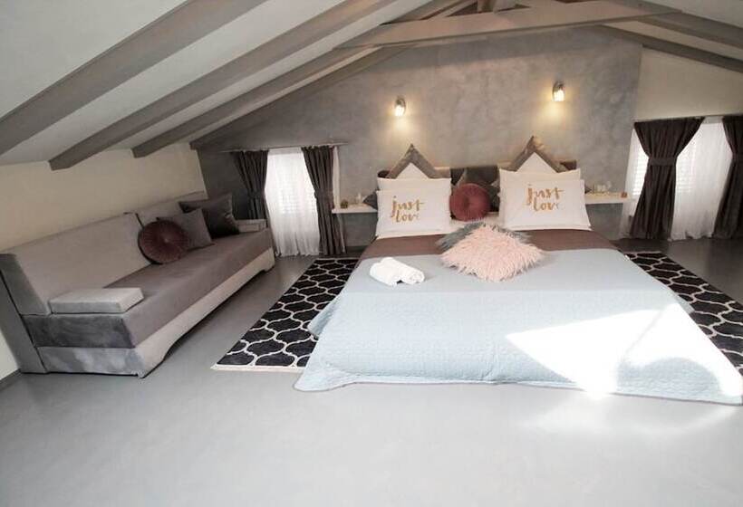 Пансион Alessio Premium Rooms Quadruple No 7