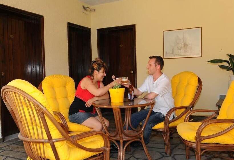 Welcome To Hotel Petunia, In Neos Marmaras,xalkidiki ,greece, Triple Room