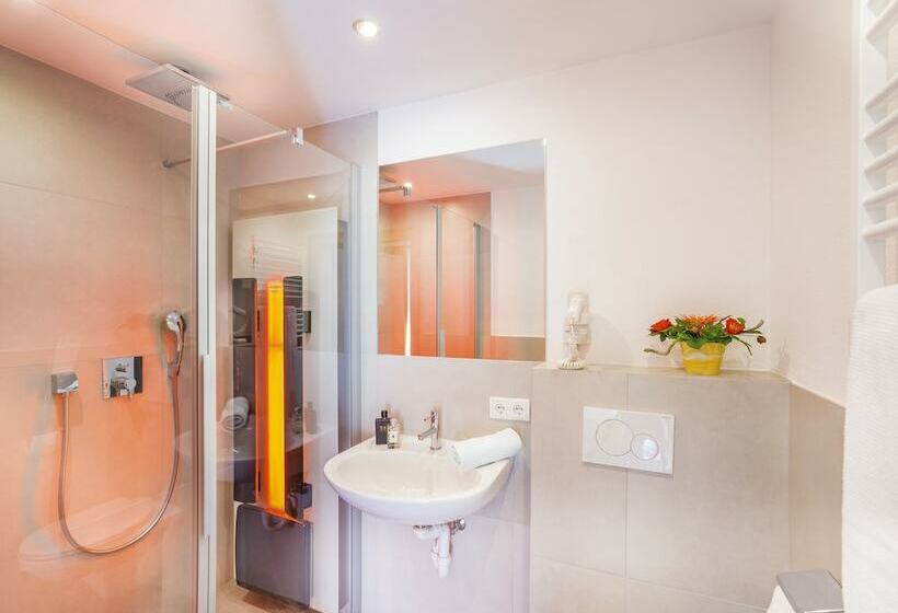 پانسیون Aliona Apart