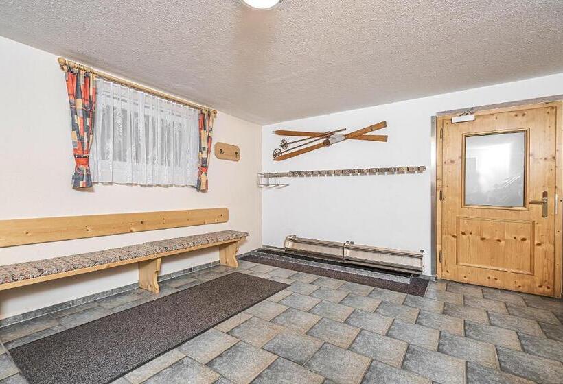 تختخواب و صبحانه Garni Vierjahreszeiten