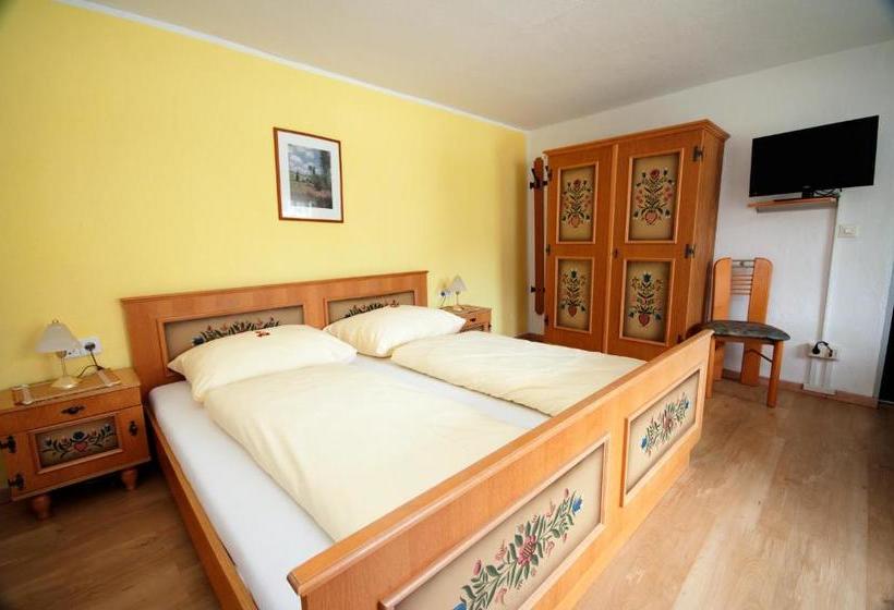 Bed and Breakfast Pension Arnspitze