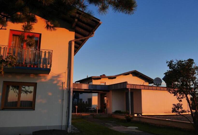 ホテル Garni Höchschmied