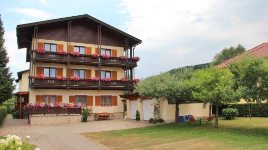 بنسيون Gästehaus Sapetschnig