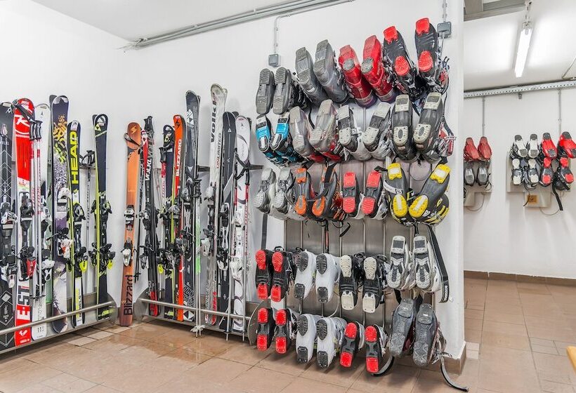 هتل Sylvia By Skinetworks