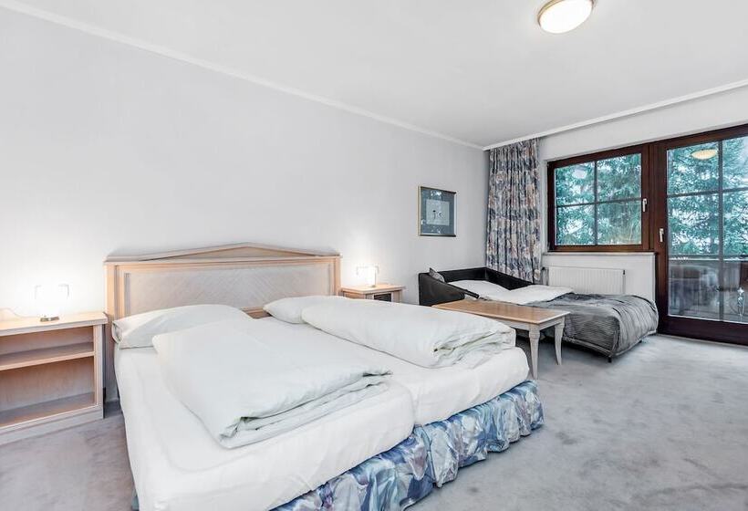 هتل Sylvia By Skinetworks