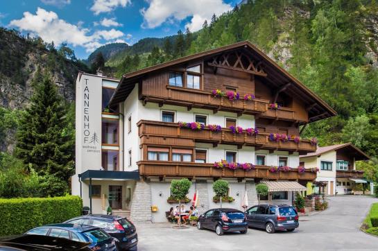 ベッドアンドブレックファースト Tannenhof Wellness - Pension