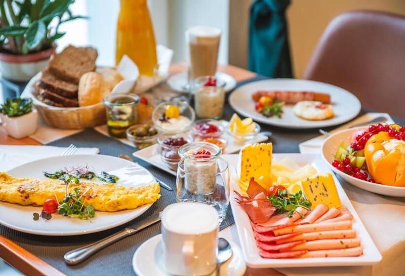 هتل Tia Monte Nauders