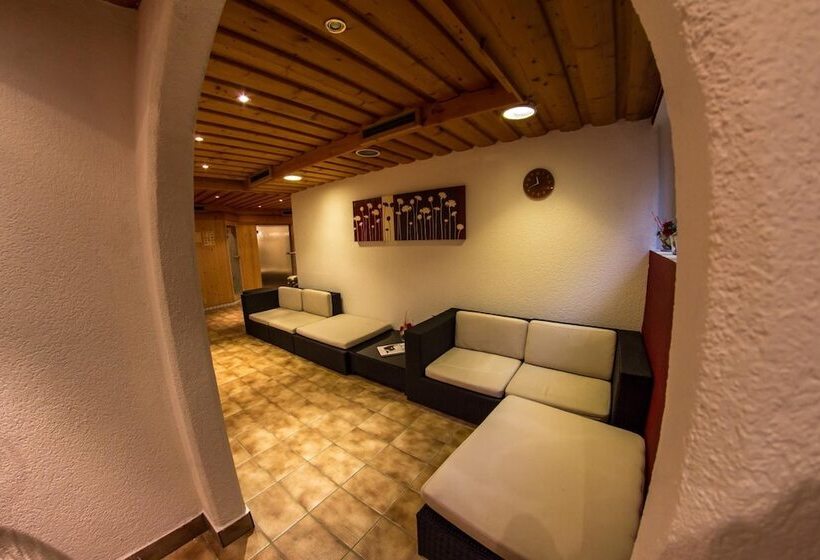 Schi  Und Wanderhotel Berghof