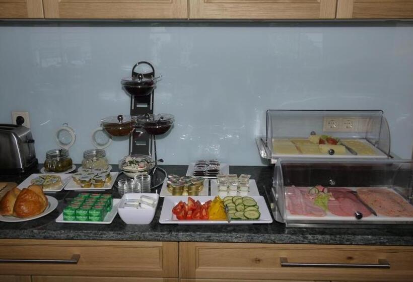 مبيت وإفطار Frühstückspension Huber