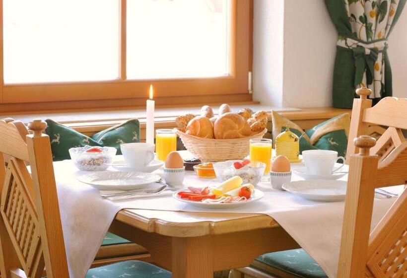 مبيت وإفطار Frühstückspension Huber