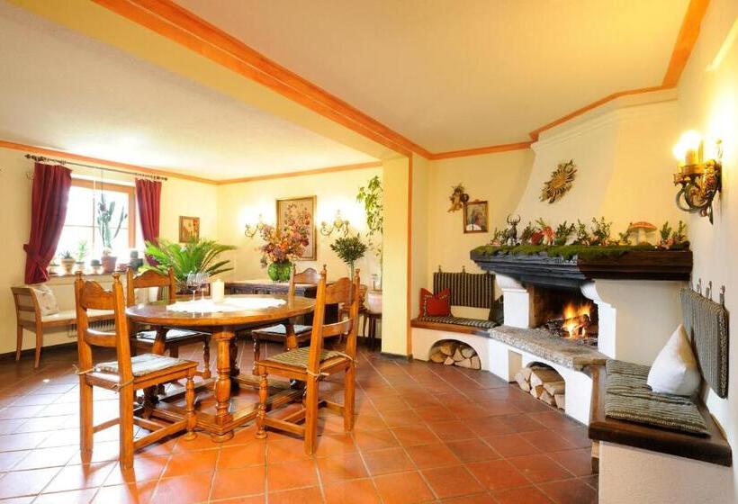 مبيت وإفطار Frühstückspension Huber