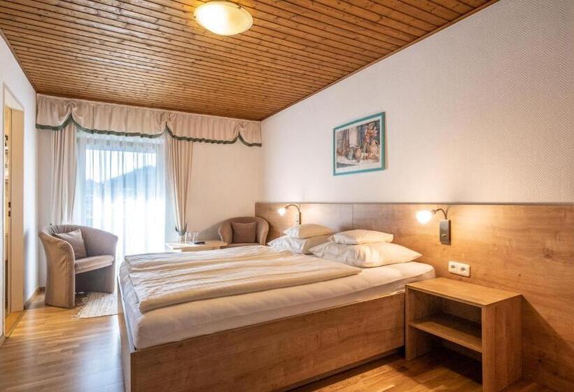Bed and Breakfast Pension Falkensteiner