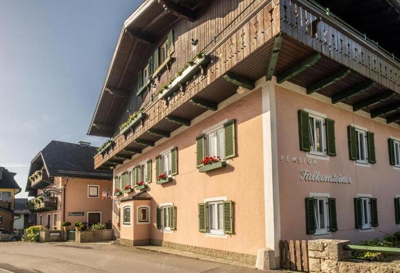 Bed and Breakfast Pension Falkensteiner
