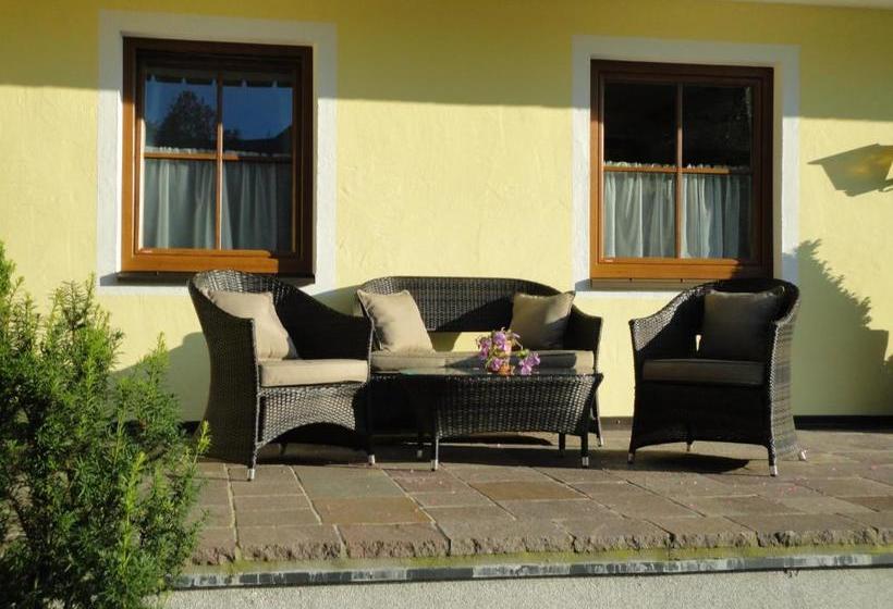 مبيت وإفطار Pension Lindenhof