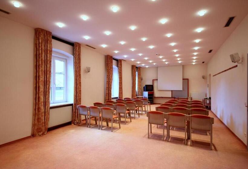 هتل Carinthia Stadt