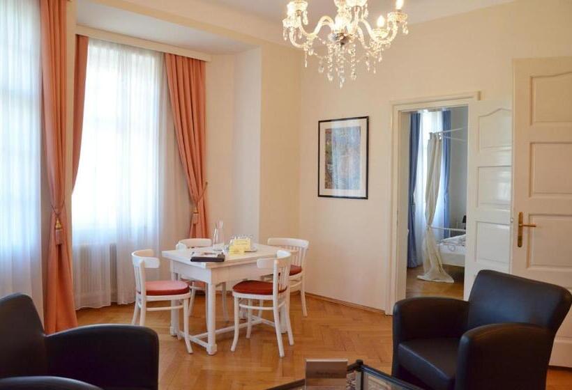 هتل Carinthia Velden