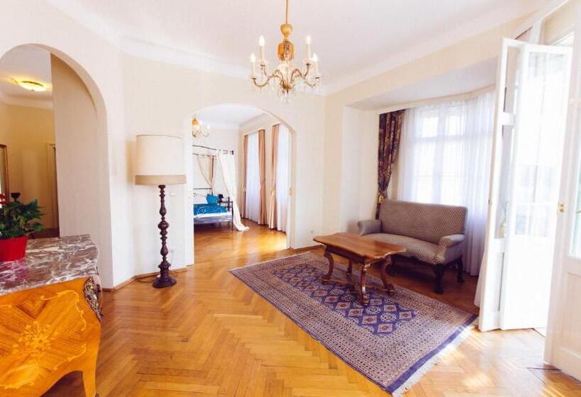 هتل Carinthia Velden