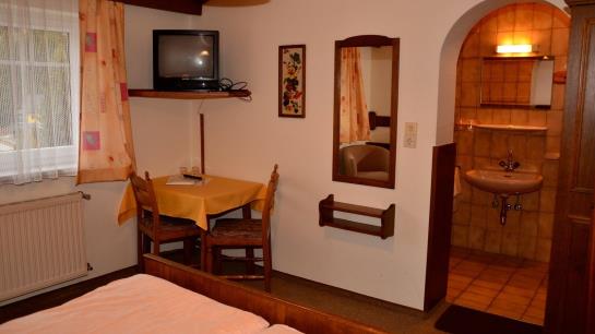 住宿加早餐  Gasthof Pension Kirchenwirt