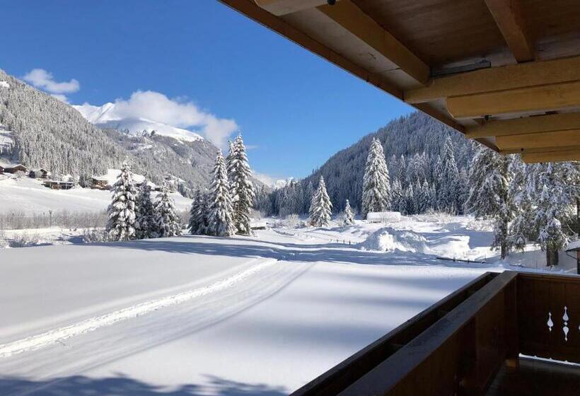 فندق Haus Waltraud