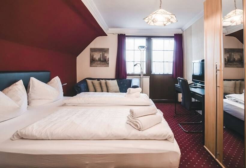 هتل Kärntnerhof Velden By S4y