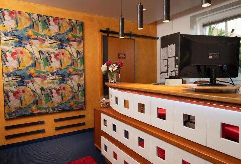 هتل Liebeteggerklagenfurt