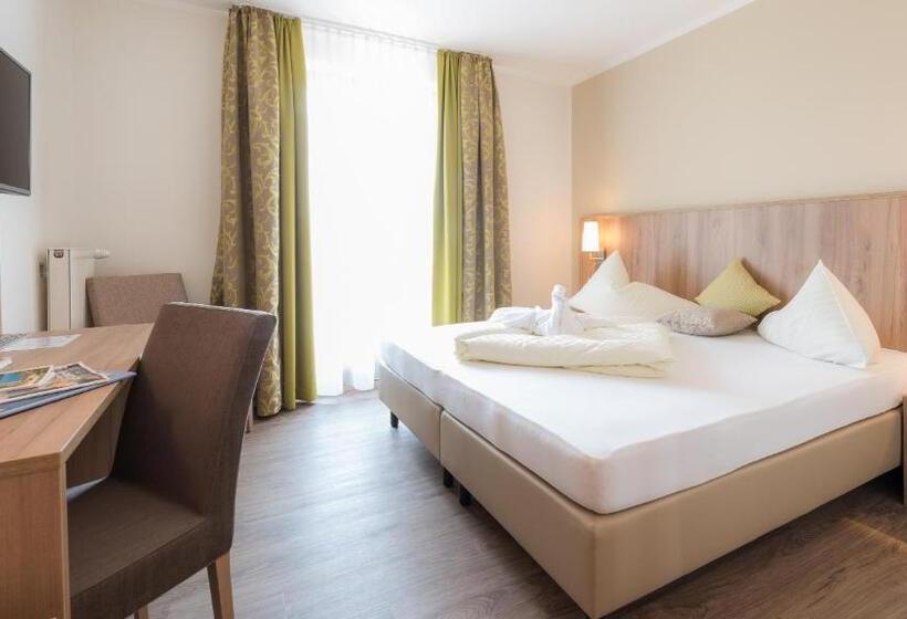 پانسیون Marko