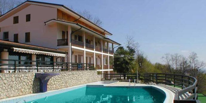 בית מלון כפרי Albergo Alla Pineta