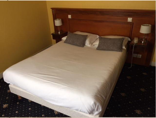 Отель Courtonne