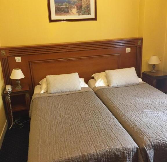 Отель Courtonne