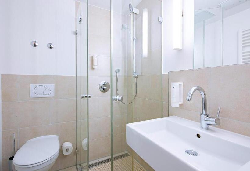 فندق Der Akademie Caritas Pirckheimer Haus